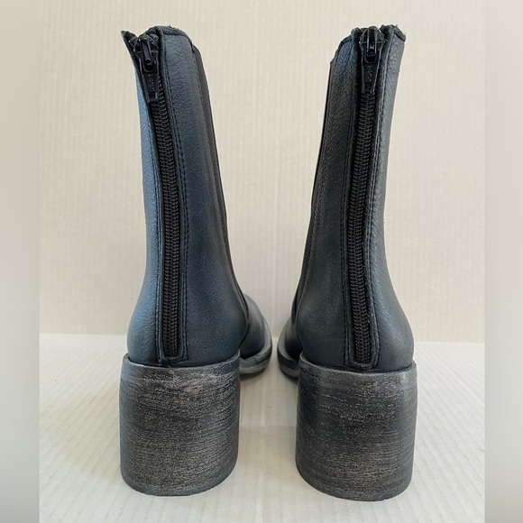 New Free People
Essential Chelsea Boots black leather - Picture 5 of 8